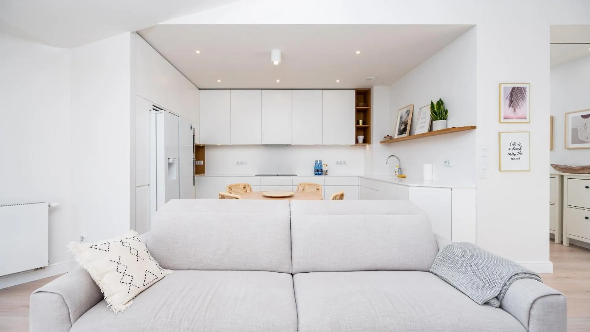 Classy White By Oneapartments Gdańsk Polen