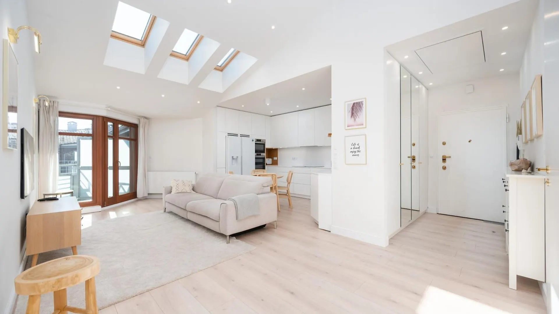 Lägenhet Classy White By Oneapartments Gdańsk